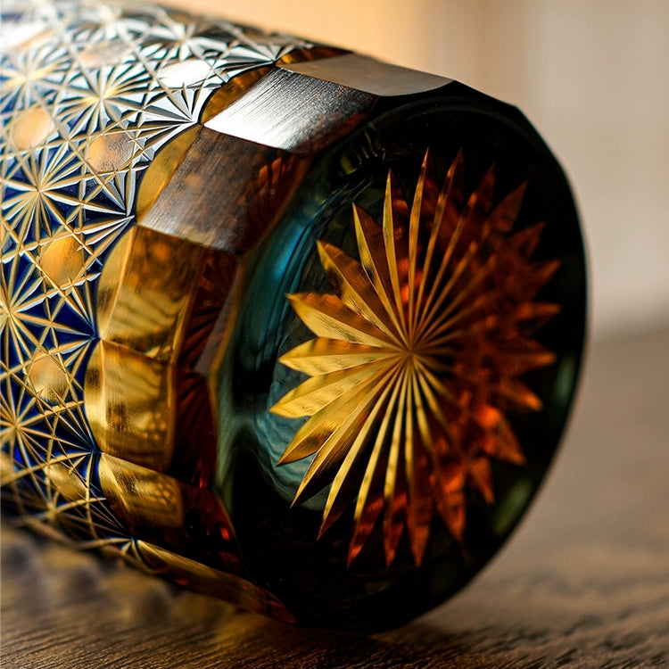 Handgeslepen Whiskeyglazen met Ster en Chrysant Patroon – Blauw Amber & Rood Amber – Inclusief Houten Doos | Sansoti