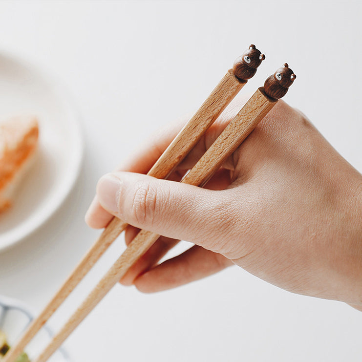 Handgemaakte Japanse Kindereetsstokjes met Dierensculptuur - Houtsnijwerk voor Spelenderwijs Eten Leren | Sansoti