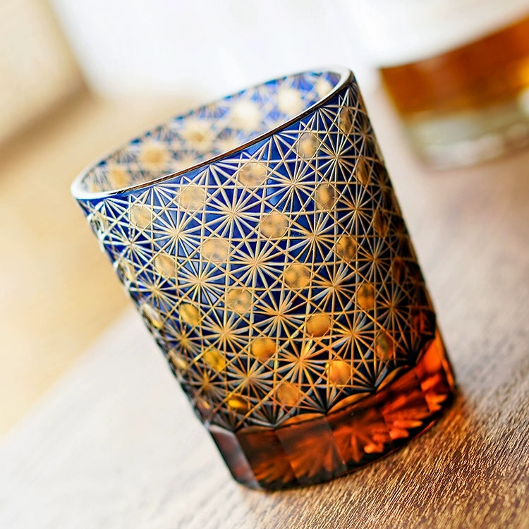 Handgeslepen Whiskeyglazen met Ster en Chrysant Patroon – Blauw Amber & Rood Amber – Inclusief Houten Doos | Sansoti