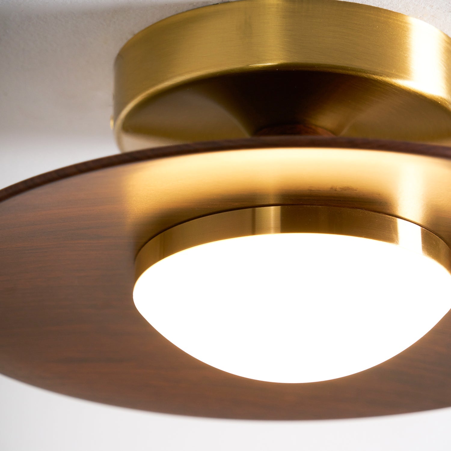 Moderne Deckenleuchte mit Metall- und Holz-Akzent – LED Lampe für Küche & Wohnraum | Restfield