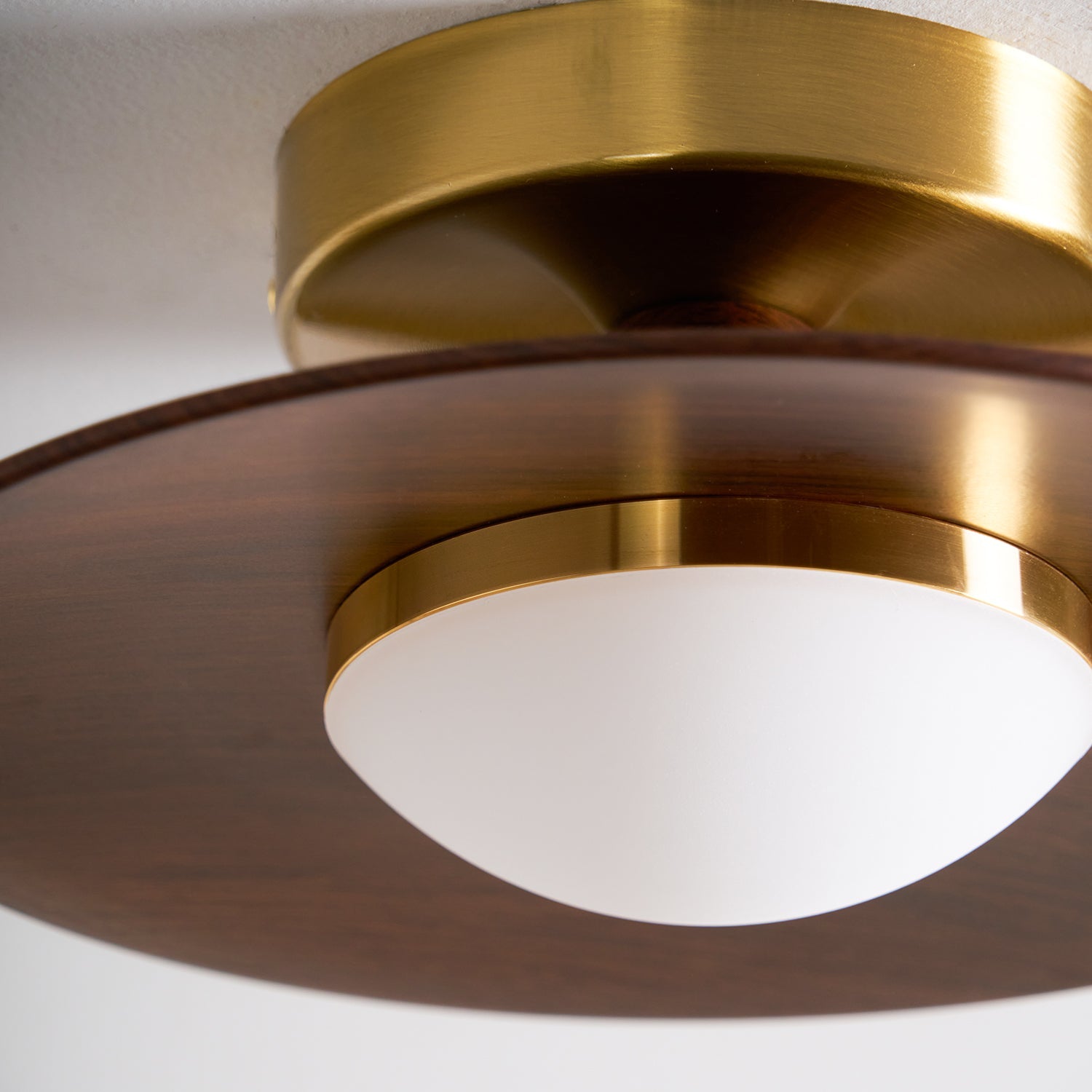 Moderne Deckenleuchte mit Metall- und Holz-Akzent – LED Lampe für Küche & Wohnraum | Restfield