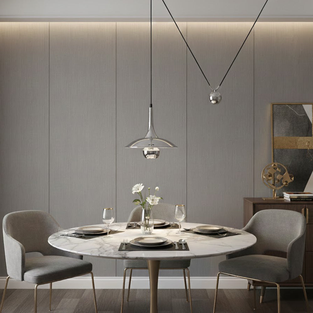 Verstelbare Hanglamp Onos – Hoogte-instelbaar met Tegengewichtbal – Chroom of Goud Metaal – Vintage 1970s Design – Retro Pendelverlichting voor Eettafel en Keukeneiland | Sansoti