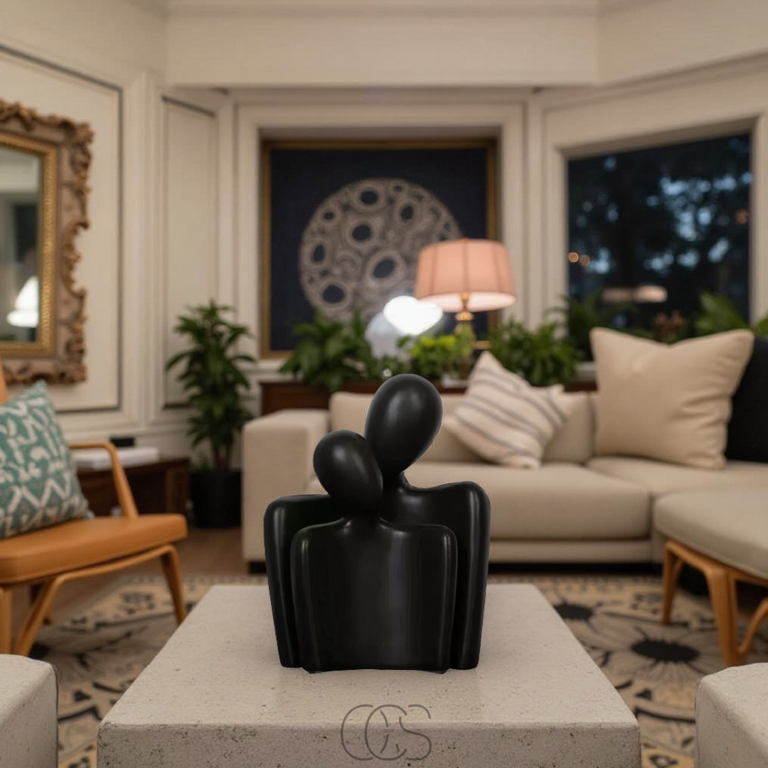 Keramisch omhelzingsbeeld zwart wit minimalistisch decoratief sculptuur liefde verbondenheid cadeau woonkamer | Sansoti