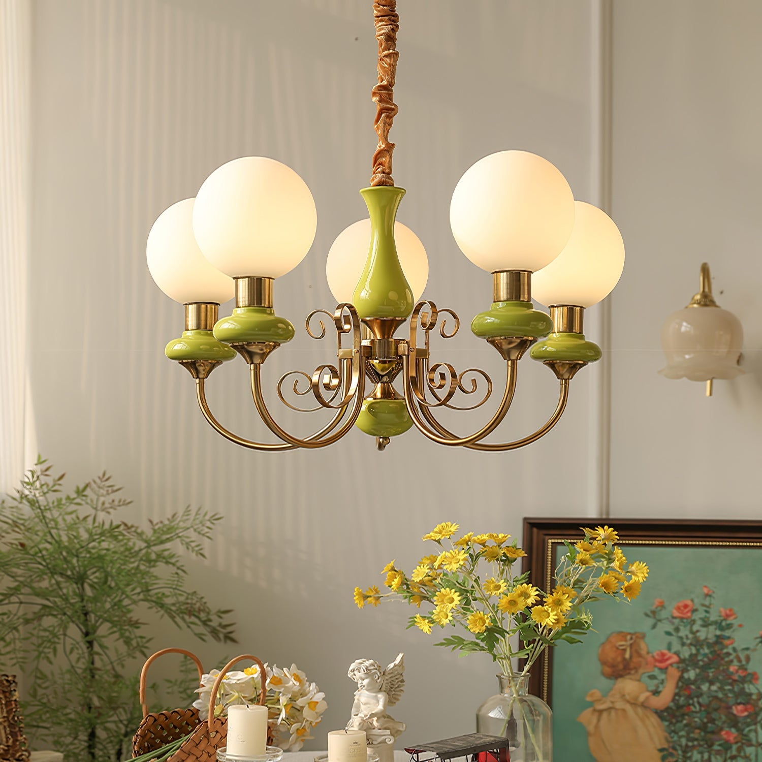 Kroonluchter met Groene Glazen Kappen en Gouden of Zwarte Afwerking – Luxe Hanglamp in 3, 5 of 8 Lichtpunten | Sansoti