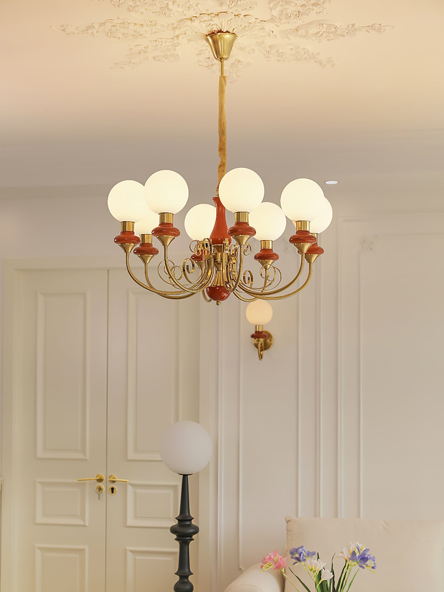Kroonluchter met Groene Glazen Kappen en Gouden of Zwarte Afwerking – Luxe Hanglamp in 3, 5 of 8 Lichtpunten | Sansoti