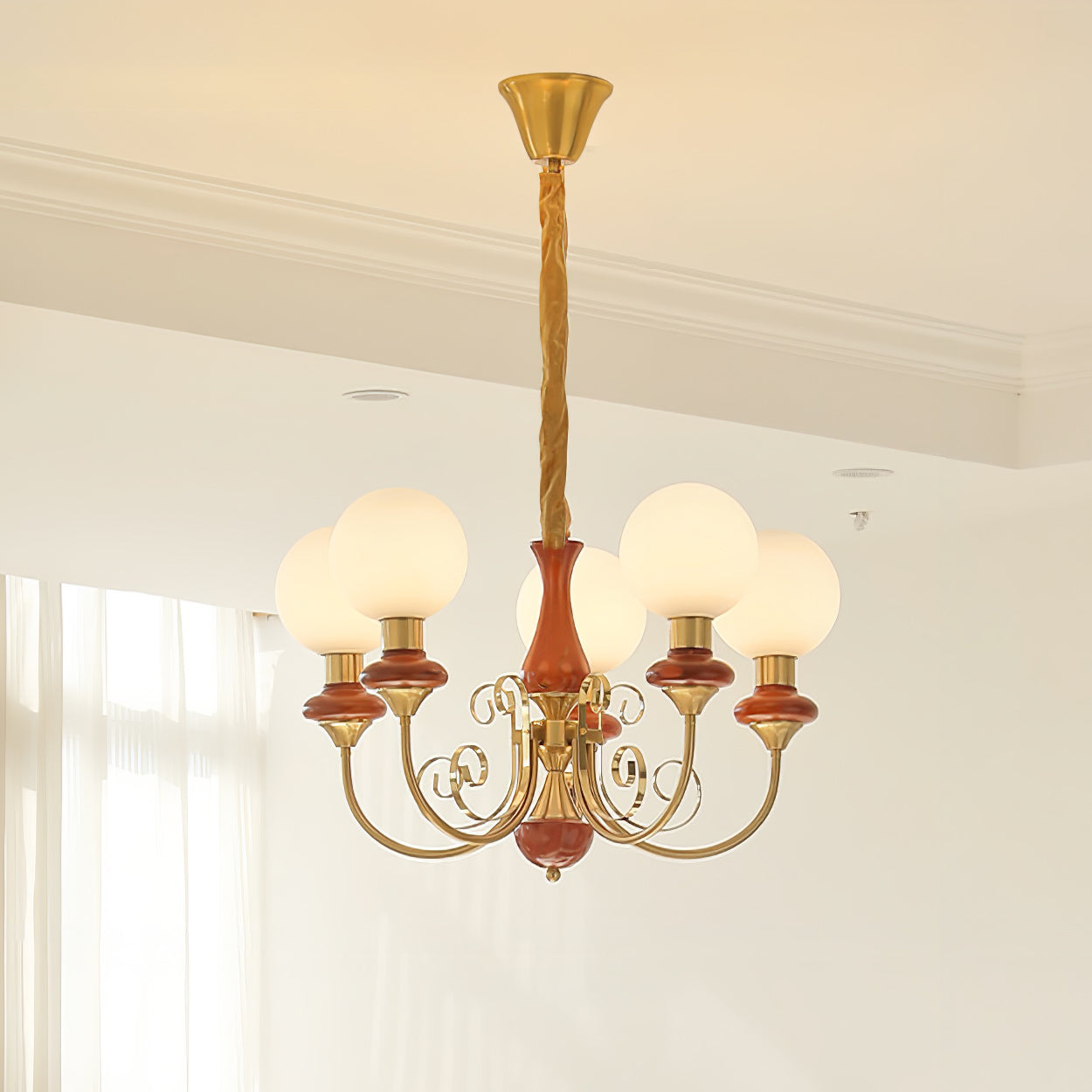 Kroonluchter met Groene Glazen Kappen en Gouden of Zwarte Afwerking – Luxe Hanglamp in 3, 5 of 8 Lichtpunten | Sansoti