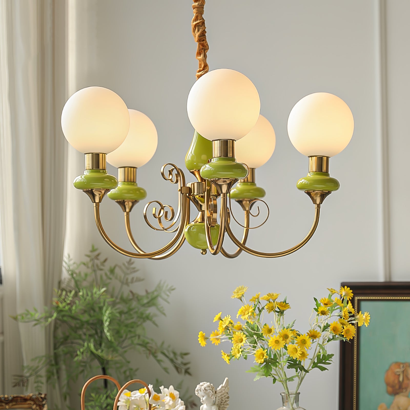Kroonluchter met Groene Glazen Kappen en Gouden of Zwarte Afwerking – Luxe Hanglamp in 3, 5 of 8 Lichtpunten | Sansoti