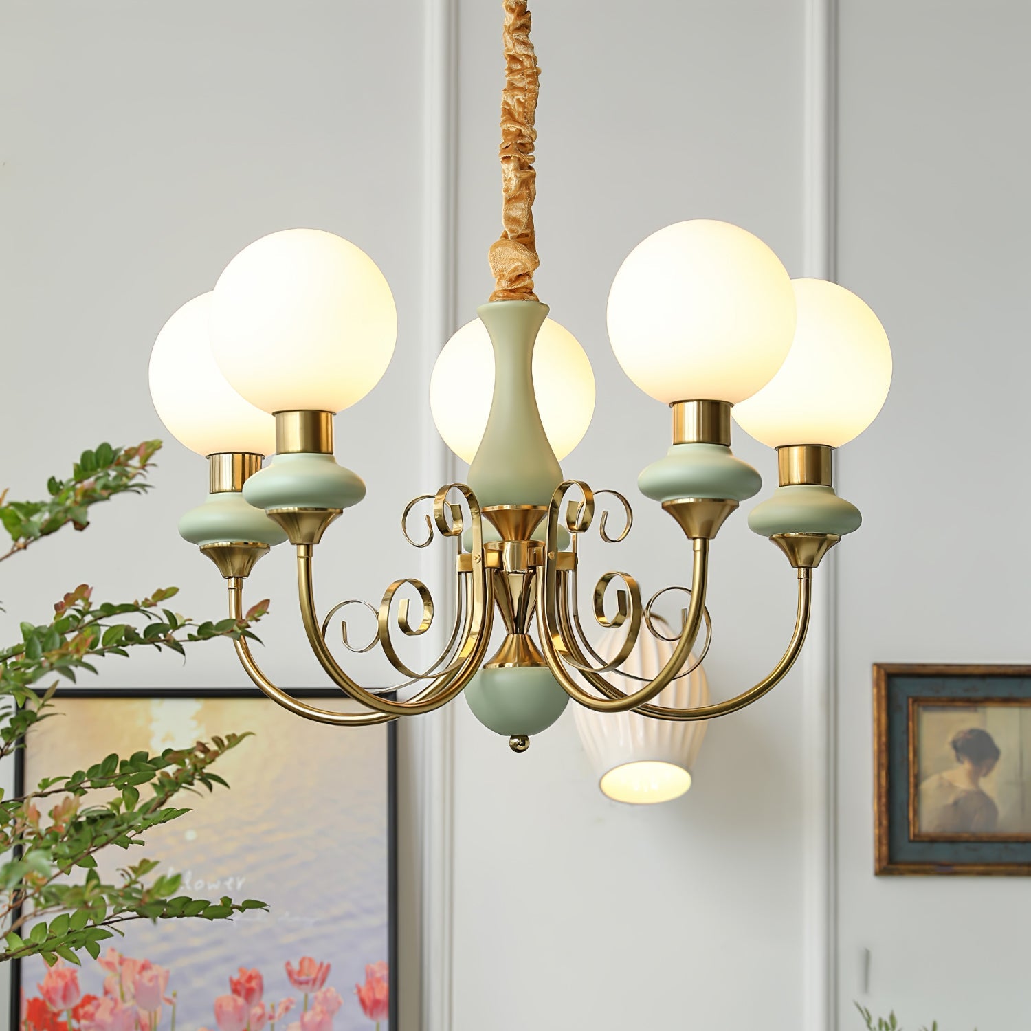 Kroonluchter met Groene Glazen Kappen en Gouden of Zwarte Afwerking – Luxe Hanglamp in 3, 5 of 8 Lichtpunten | Sansoti