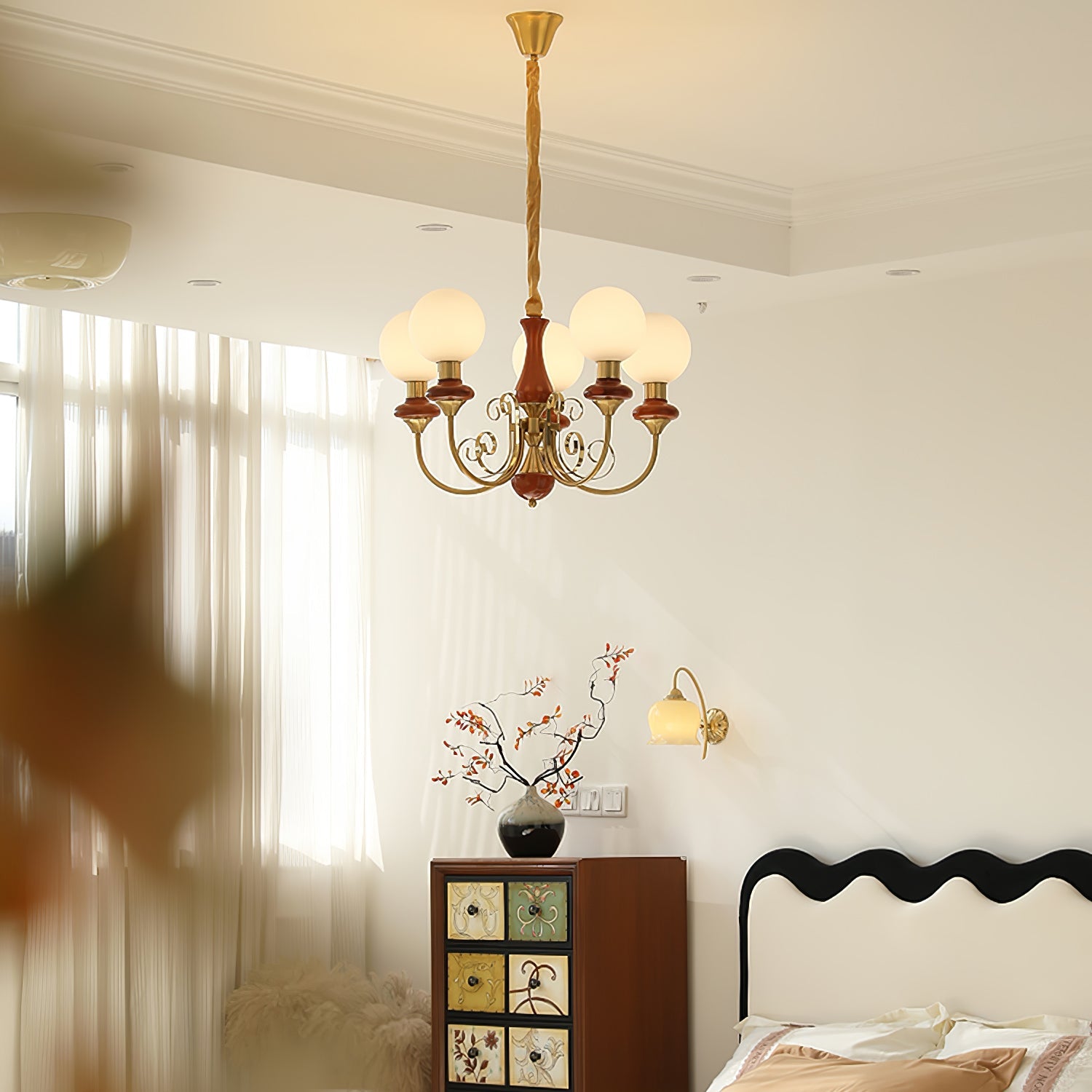 Kroonluchter met Groene Glazen Kappen en Gouden of Zwarte Afwerking – Luxe Hanglamp in 3, 5 of 8 Lichtpunten | Sansoti