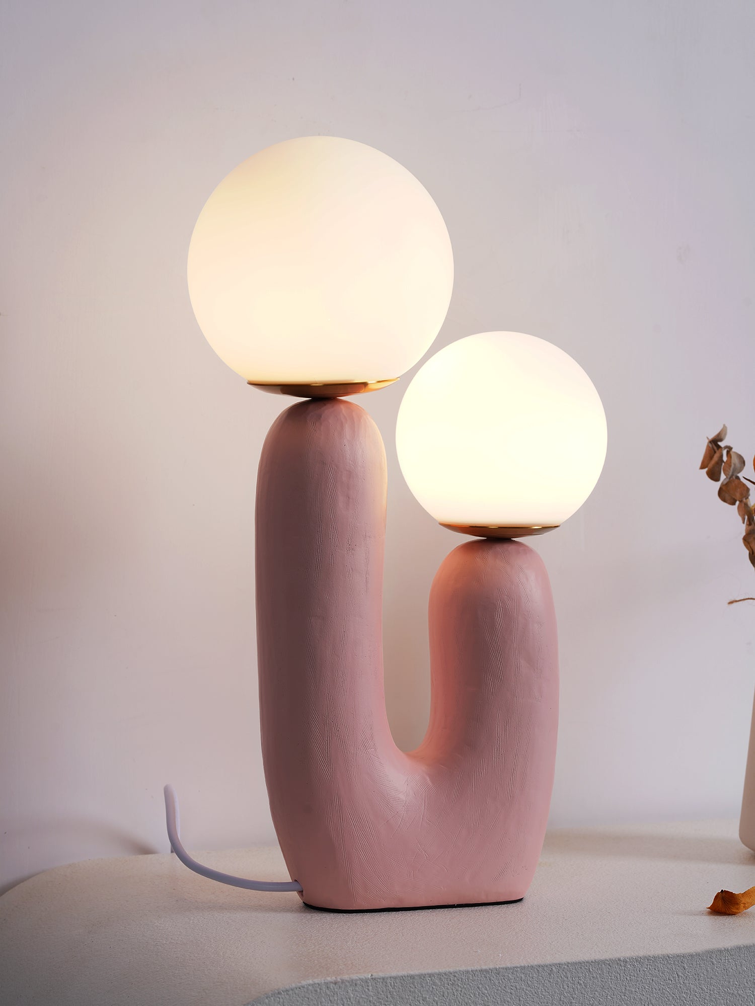 Tafellamp met Harsbehuizing en G9-Fitting – Keramische Oo-Collectielamp in Wit, Roze, Groen of Terra Cotta | Sansoti