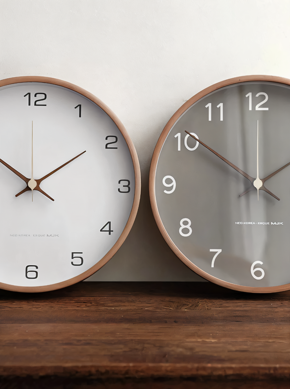 Ronde Wandklok Hout 25cm Grijs Wit Stil Uurwerk Slaapkamer Woonkamer Keuken Kwarts Houten Klok Scandinavisch | Sansoti