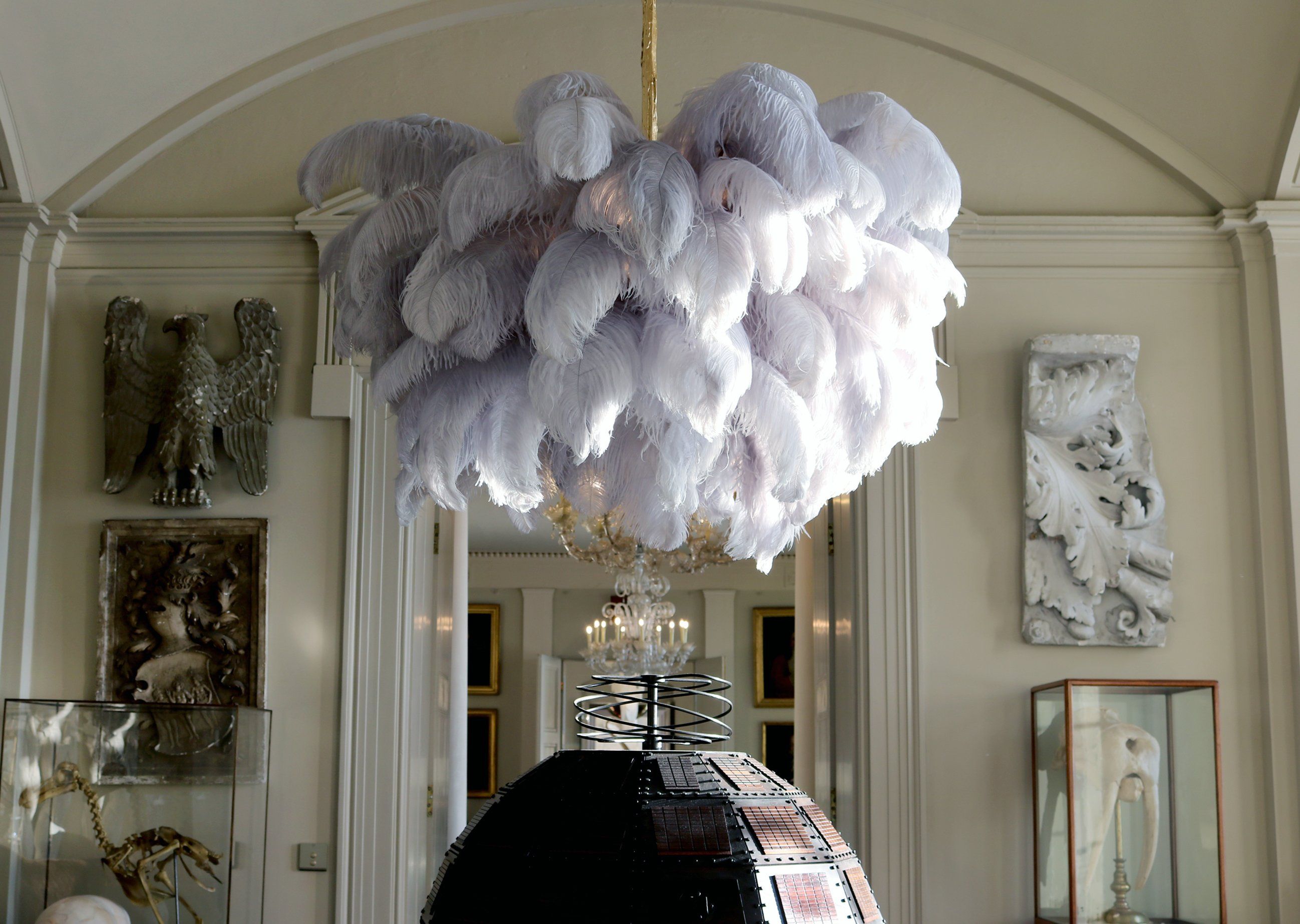 Veren Kroonluchter 56 Handgekleurde Pluimen Messing Fitting Goud Zilver Hollywood Glamour Statement Verlichting | Sansoti