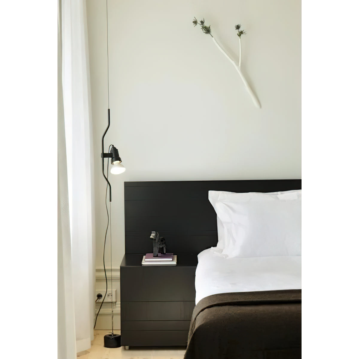 In Hoogte Verstelbare Hanglamp met Metalen Buiskap – Zwart/Wit/Rood | Sansoti