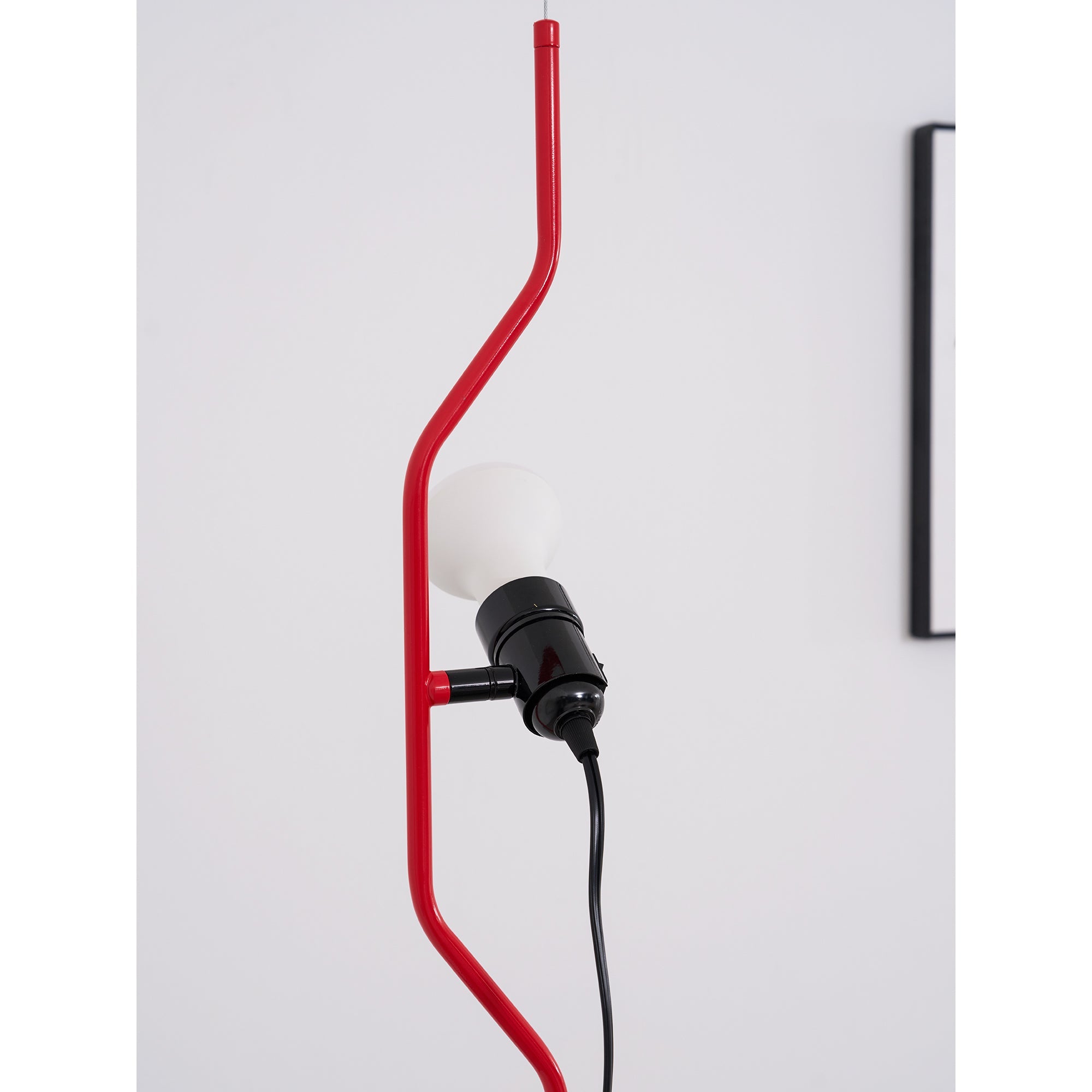 In Hoogte Verstelbare Hanglamp met Metalen Buiskap – Zwart/Wit/Rood | Sansoti