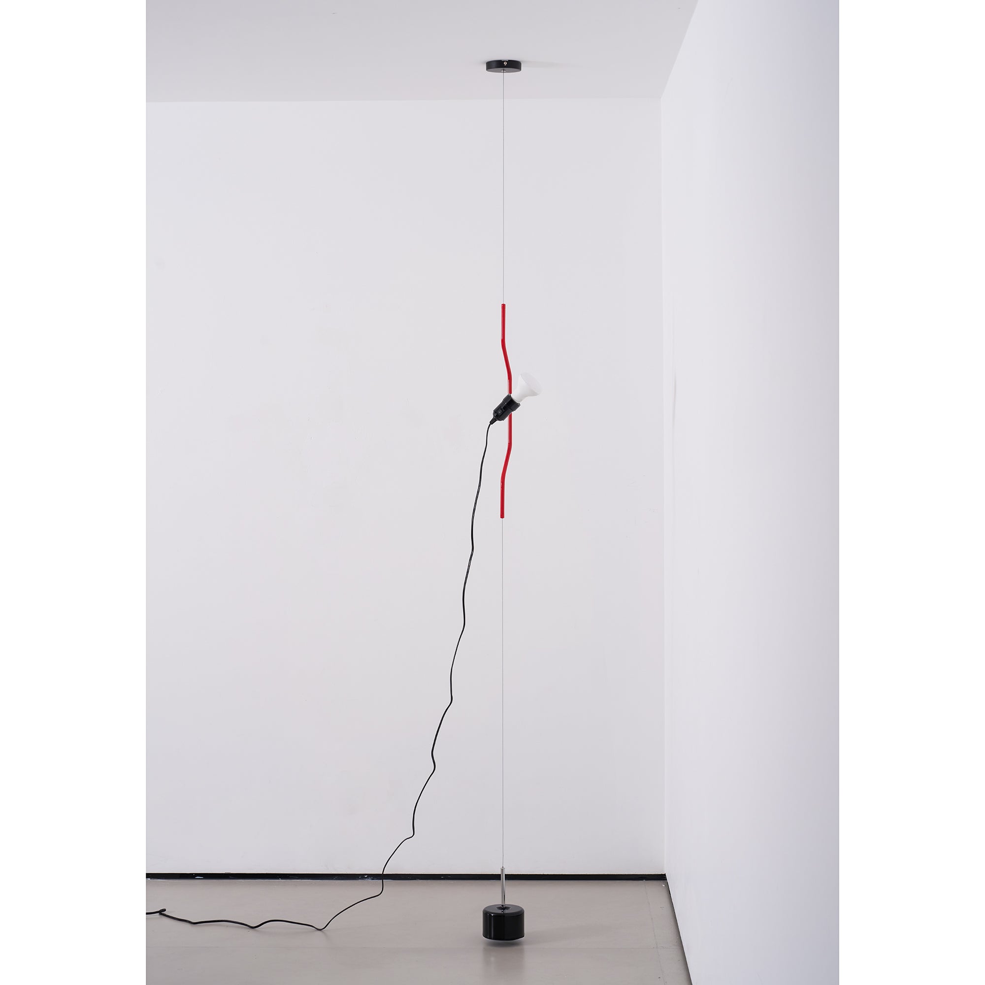 In Hoogte Verstelbare Hanglamp met Metalen Buiskap – Zwart/Wit/Rood | Sansoti