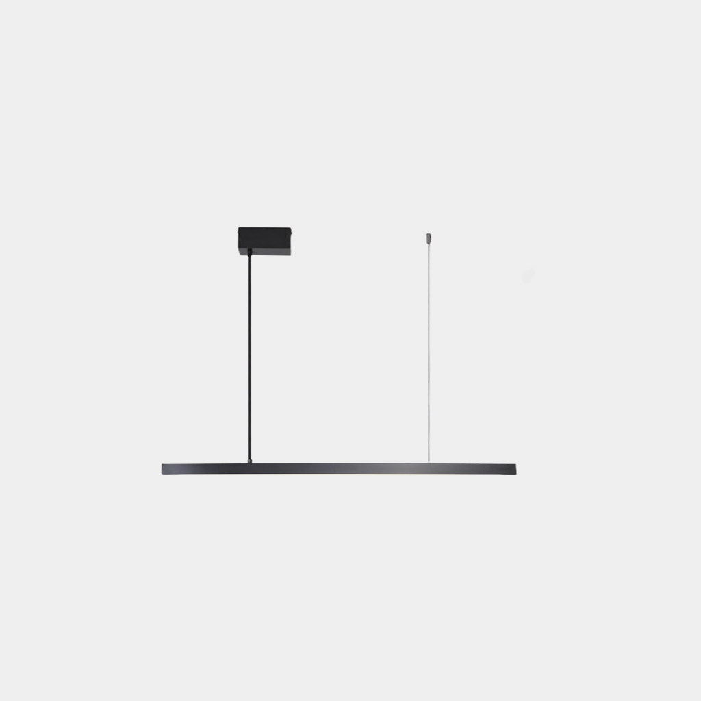 Lineare dimmbare LED-Pendelleuchte aus Messing, Schwarz / Gold