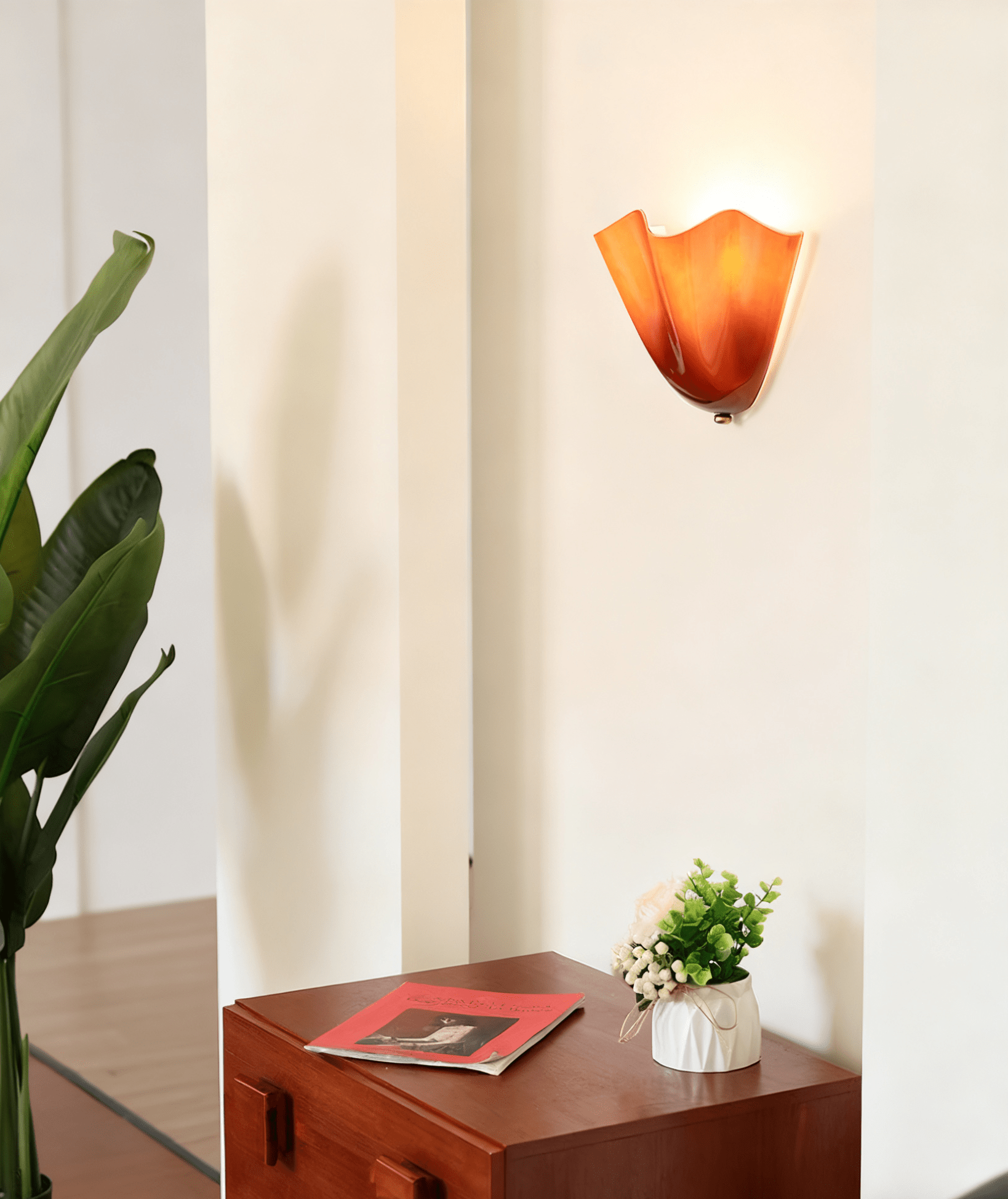 Petalia Wandlamp — Sculptural Petal-Geïnspireerde Glazen Wandverlichting met G9 Fitting en Hardwired Installatie (28 × 25 × 13 cm) | Sansoti