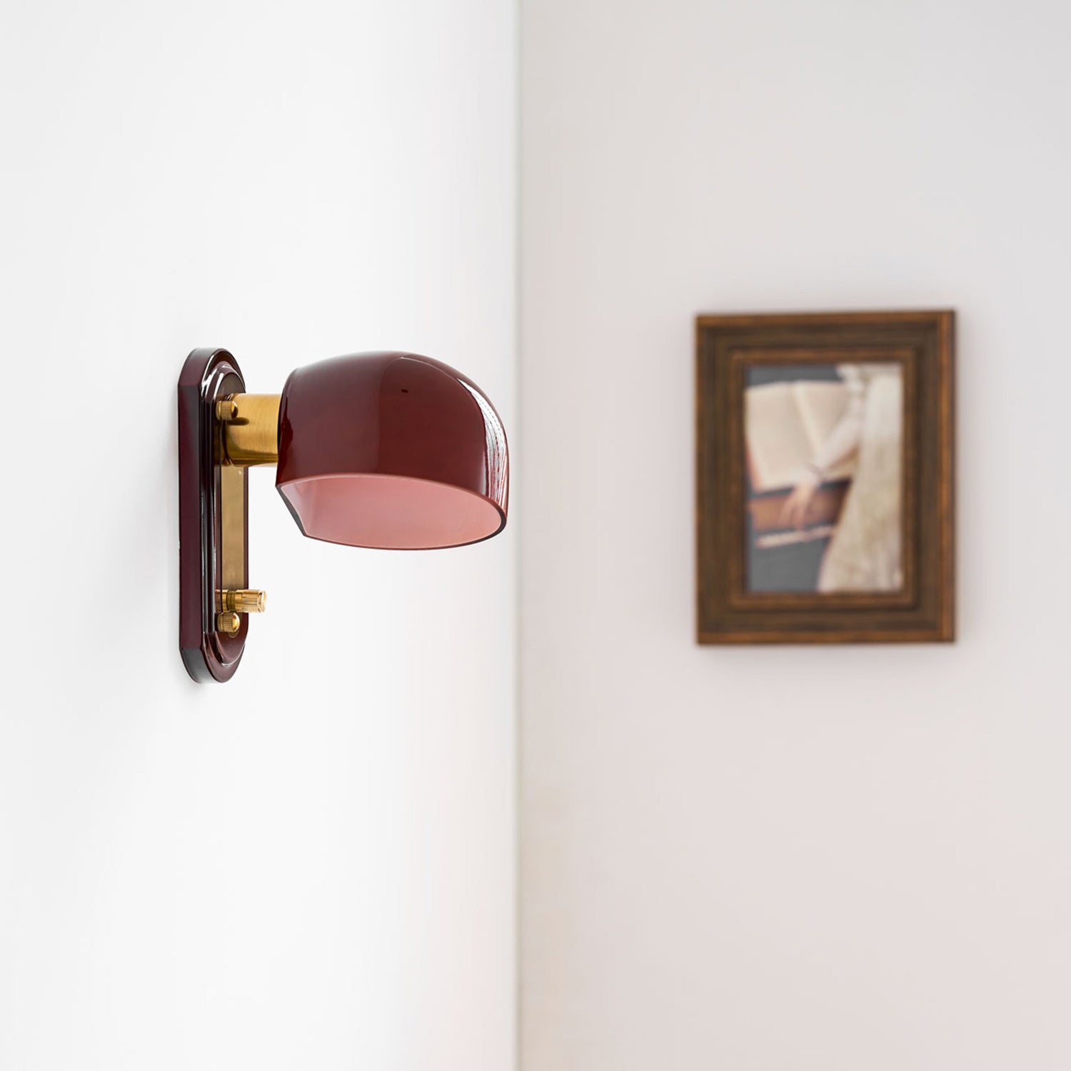 Vintage Wandlamp met Rode Glazen Kap — Sfeervolle Retro Verlichting voor Woonkamer & Eetkamer | Sansoti