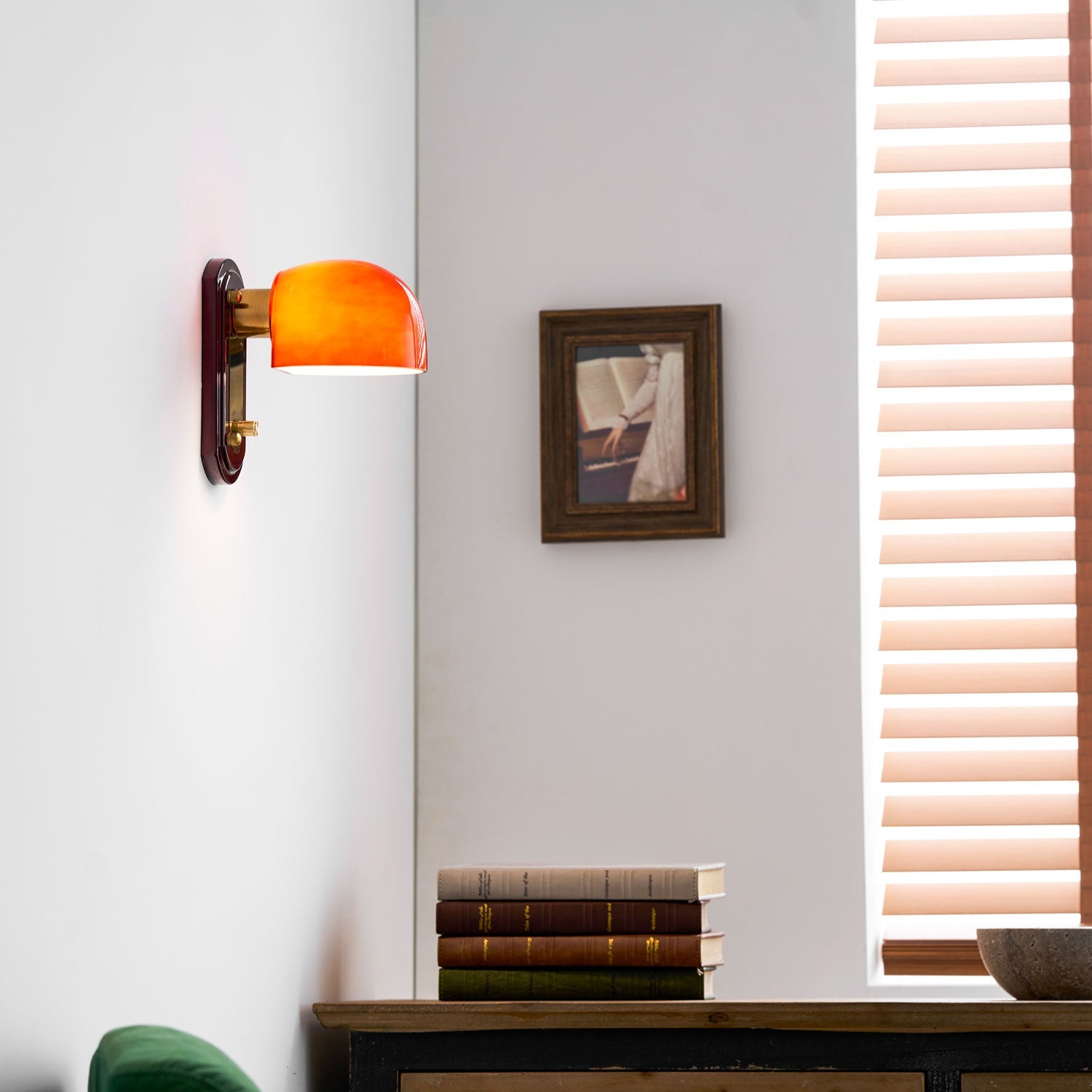 Vintage Wandlamp met Rode Glazen Kap — Sfeervolle Retro Verlichting voor Woonkamer & Eetkamer | Sansoti