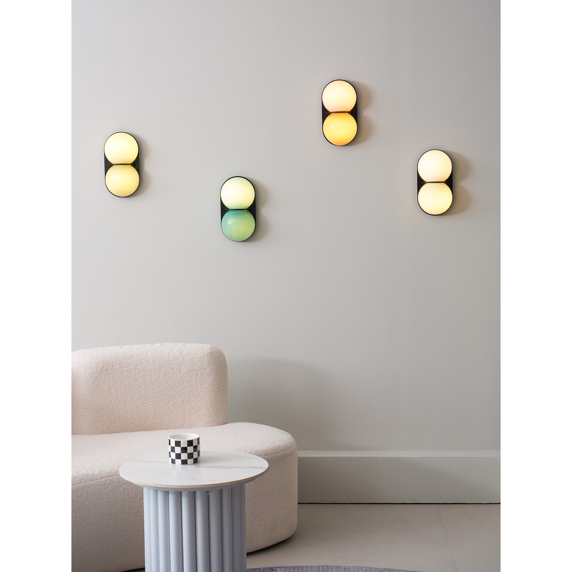 Moderne Dubbele Glazen Wandlamp – Speelse Verlichting met Gekleurde Glazen voor Slaapkamer & Kinderkamer | Sansoti