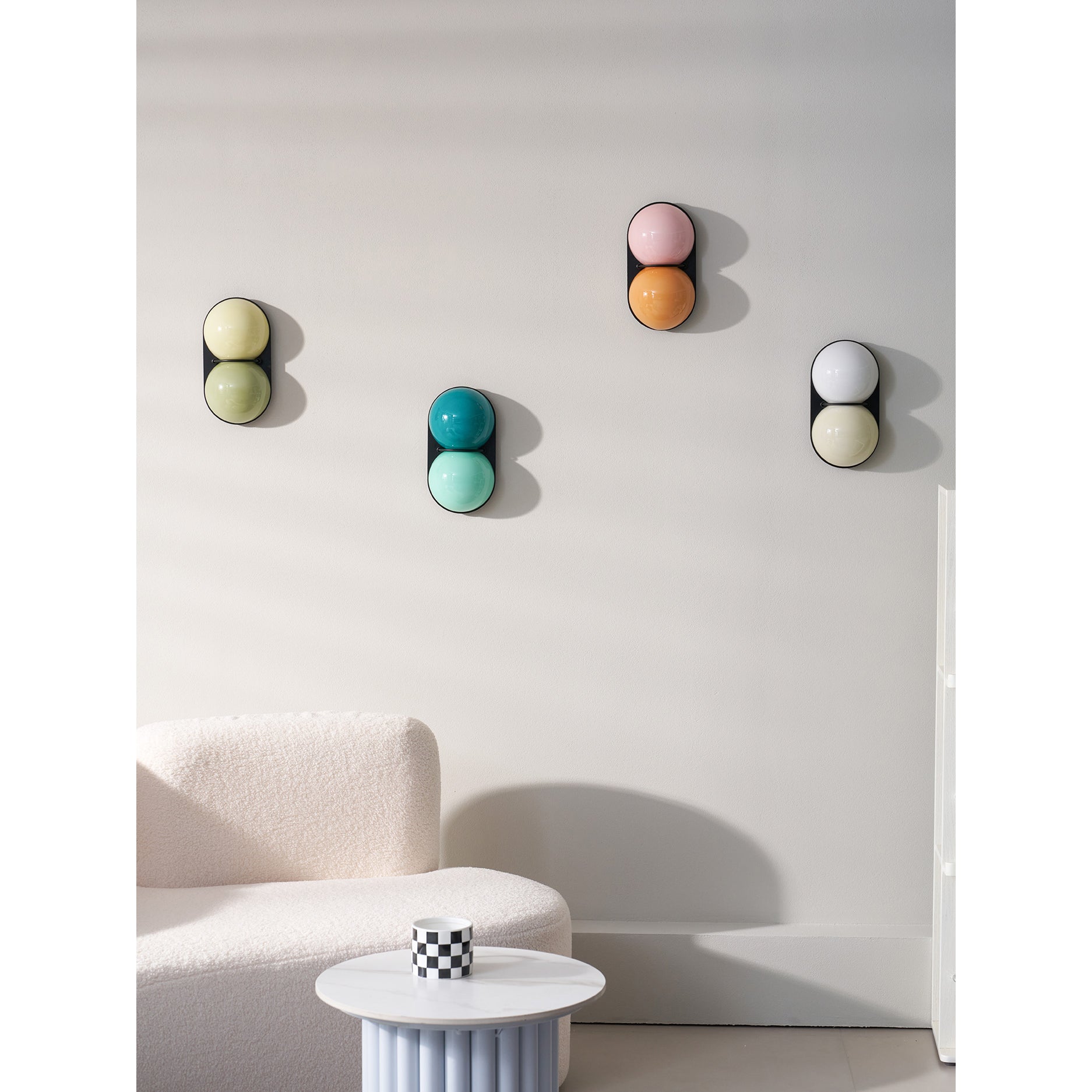 Moderne Dubbele Glazen Wandlamp – Speelse Verlichting met Gekleurde Glazen voor Slaapkamer & Kinderkamer | Sansoti