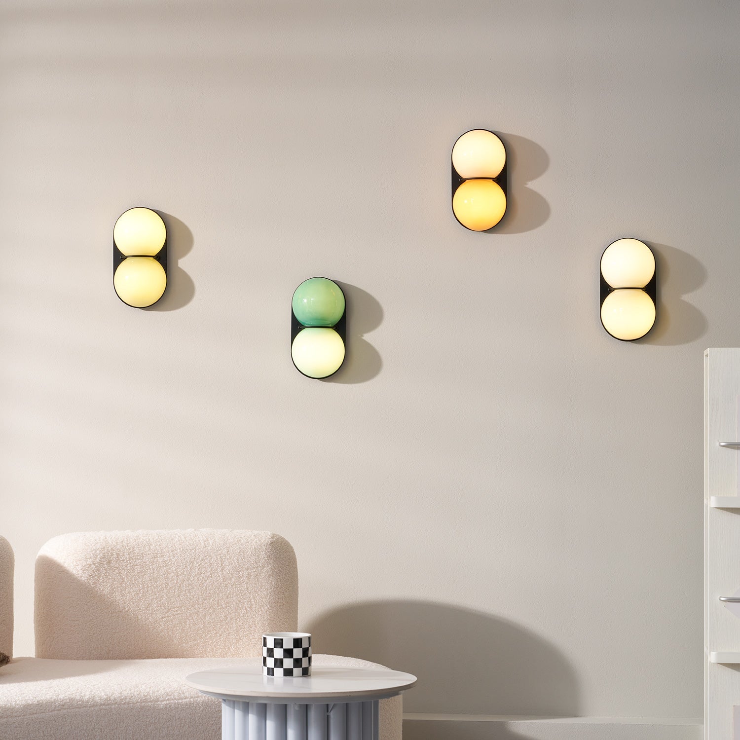 Moderne Dubbele Glazen Wandlamp – Speelse Verlichting met Gekleurde Glazen voor Slaapkamer & Kinderkamer | Sansoti