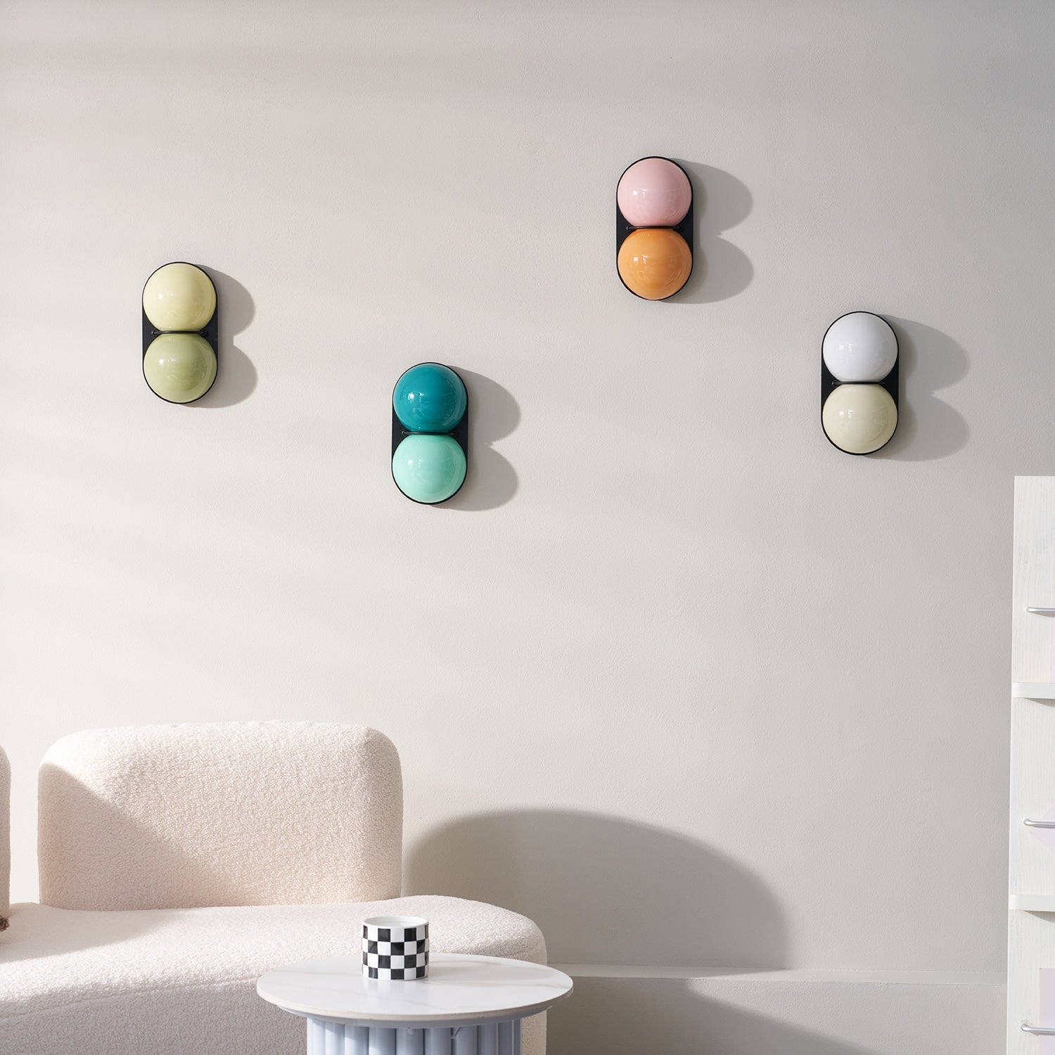 Moderne Dubbele Glazen Wandlamp – Speelse Verlichting met Gekleurde Glazen voor Slaapkamer & Kinderkamer | Sansoti