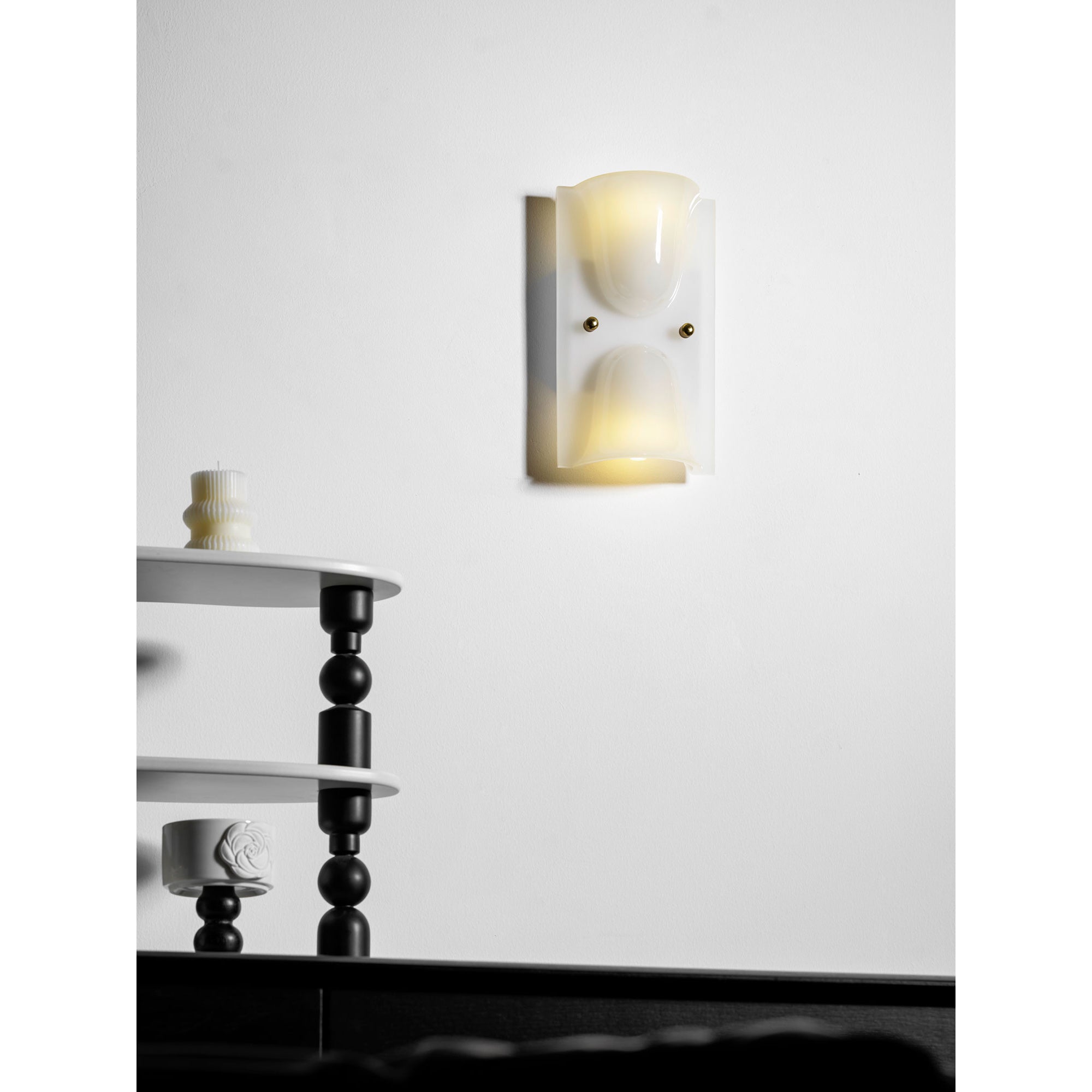 Mollo Wandlamp — Organische Hars & IJzer Wandverlichting | Sansoti