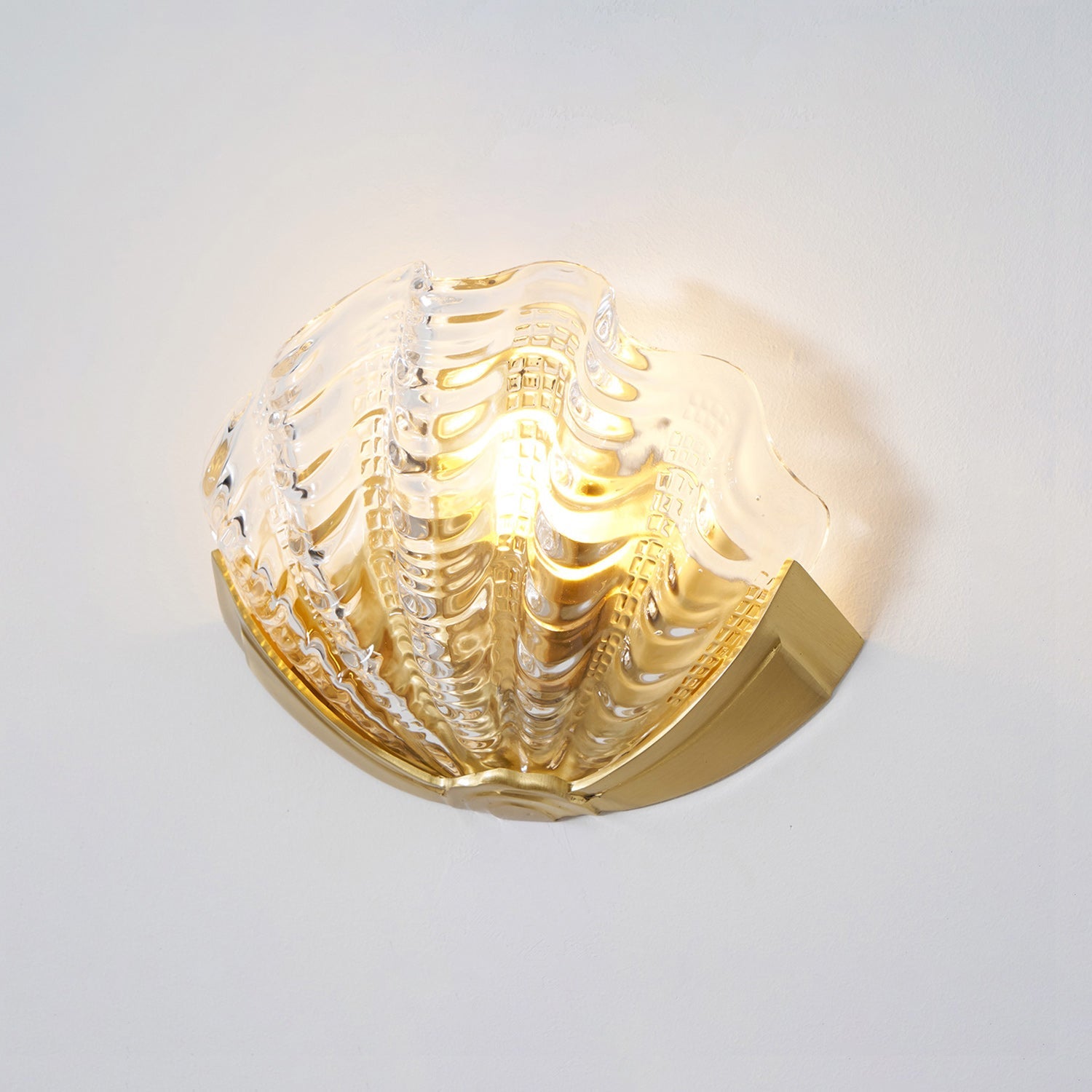 Glazen Wandlamp Schelp Design Messing & Glas Luxe Afwerking voor Gang en Slaapkamer | Sansoti