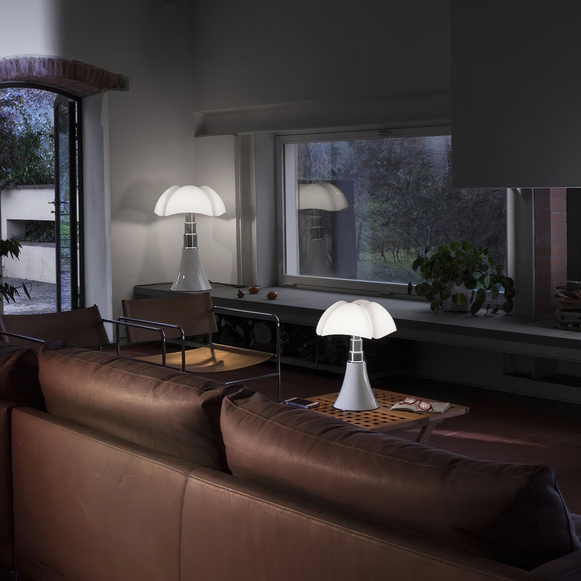 Moderne Design Tafellamp met In Hoogte Verstelbare Kap – Zwart Wit Geel Goud Chroom | Sansoti