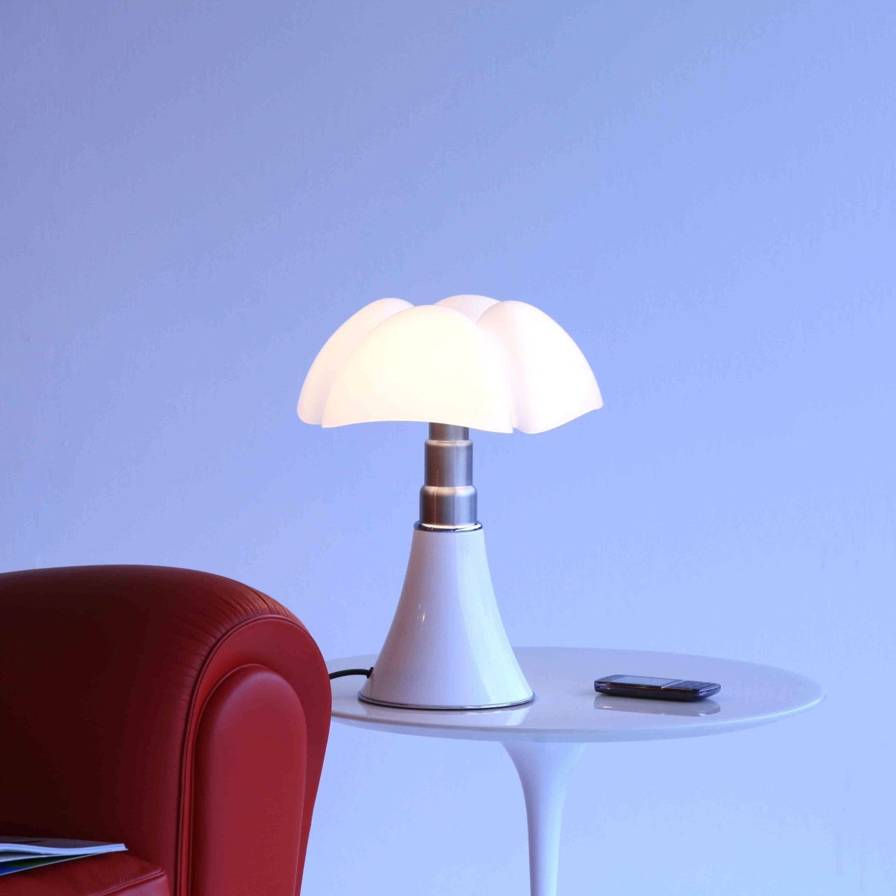 Moderne Design Tafellamp met In Hoogte Verstelbare Kap – Zwart Wit Geel Goud Chroom | Sansoti