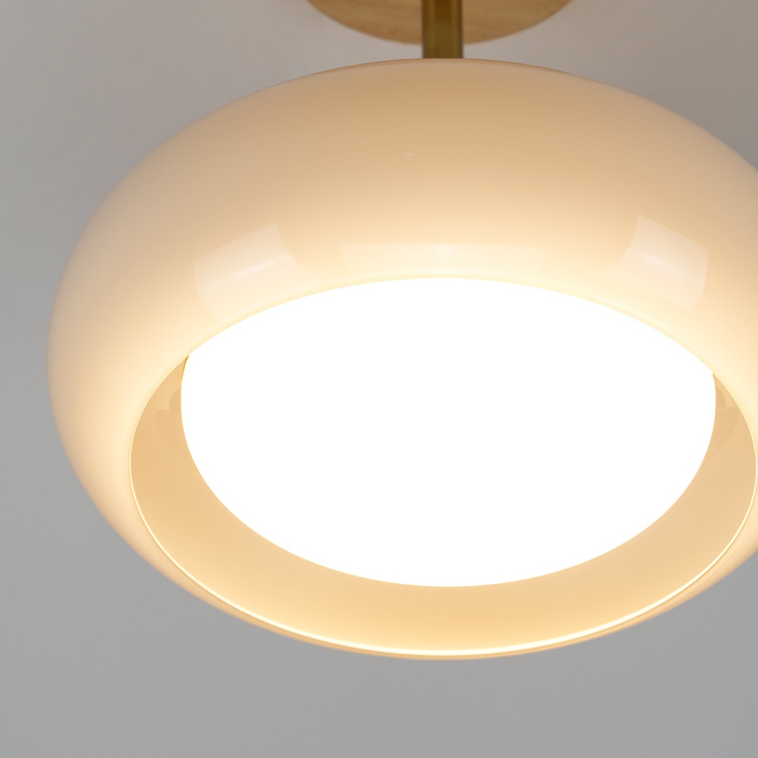 Vintage Bauhaus Plafondlamp met Glazen Schijf – Natuurlijk Houten Frame in Oranje of Wit – Ø28cm Verlichting voor Mid-Century Modern Interieur | Sansoti