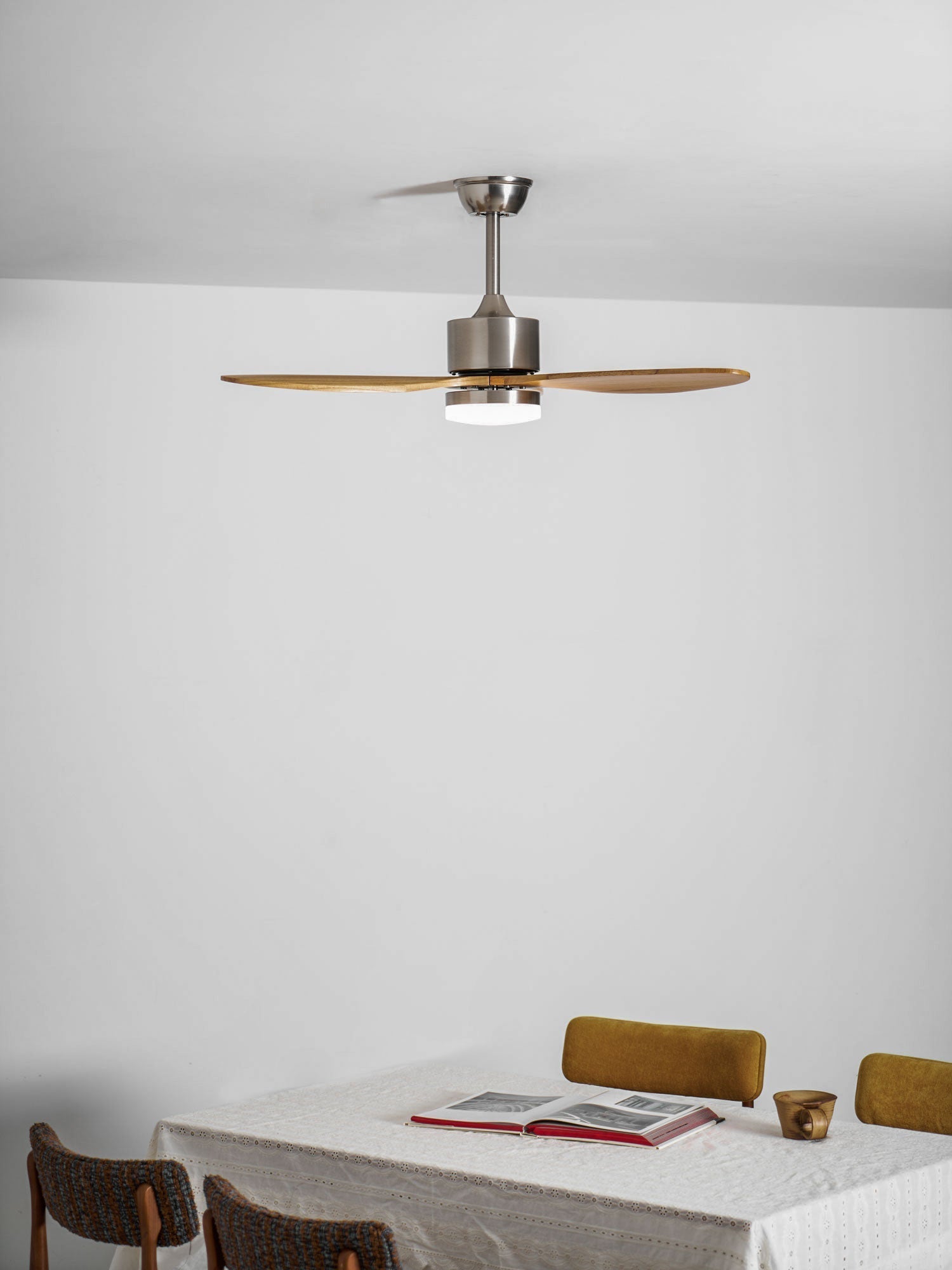Plafondventilator met Geïntegreerde LED-verlichting – Dimmeerbaar & Verstelbaar – Stil & Energiebesparend | Sansoti