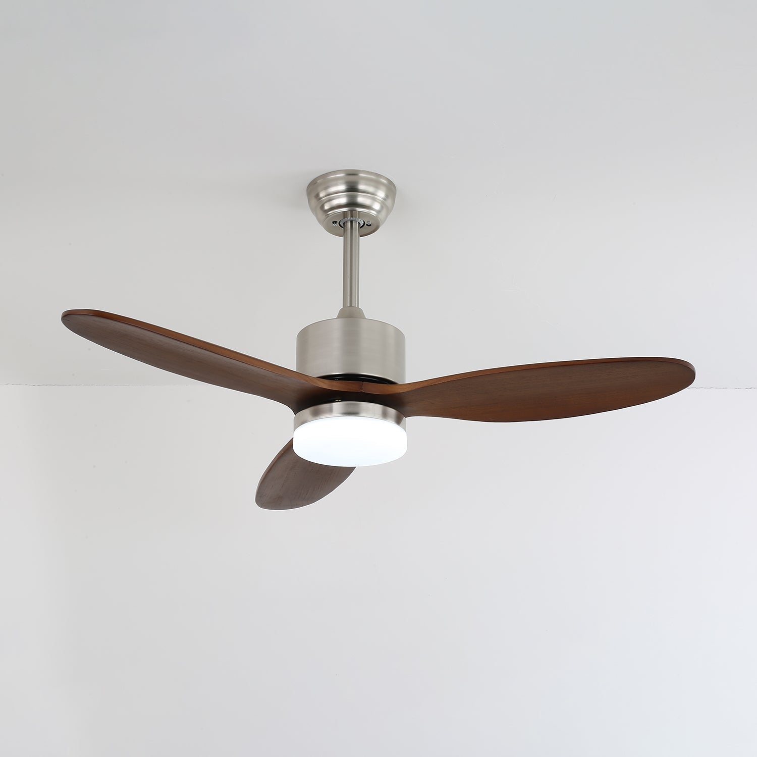Ventilateur de plafond Elara avec éclairage — Design minimaliste avec pales en bois pour un flux d'air optimal | Sansoti