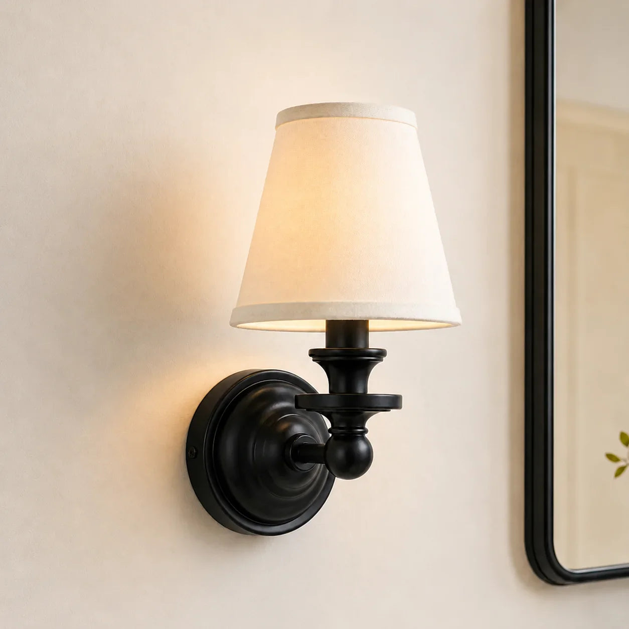 Vintage Wandlamp met Linnen Kap en Messing Armatuur – Retro Design voor Slaapkamer en Woonkamer | Sansoti