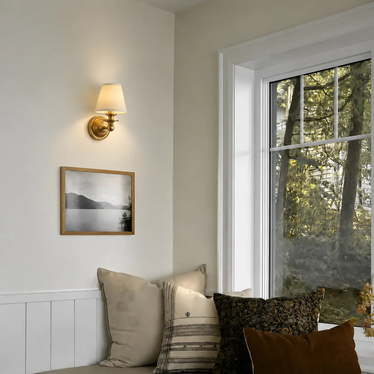 Vintage Wandlamp met Linnen Kap en Messing Armatuur – Retro Design voor Slaapkamer en Woonkamer | Sansoti