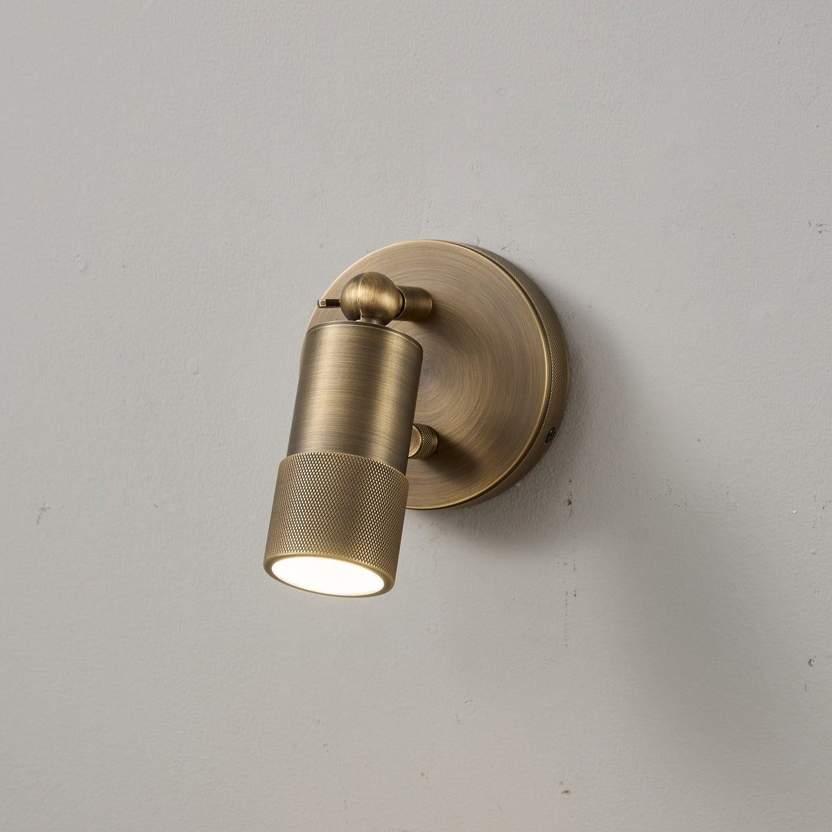 Antique Brass Wall Lamp Integrated LED Lighting Hardwired Warm Light 4500K for Living Room Hallway Bedroom | Sansoti