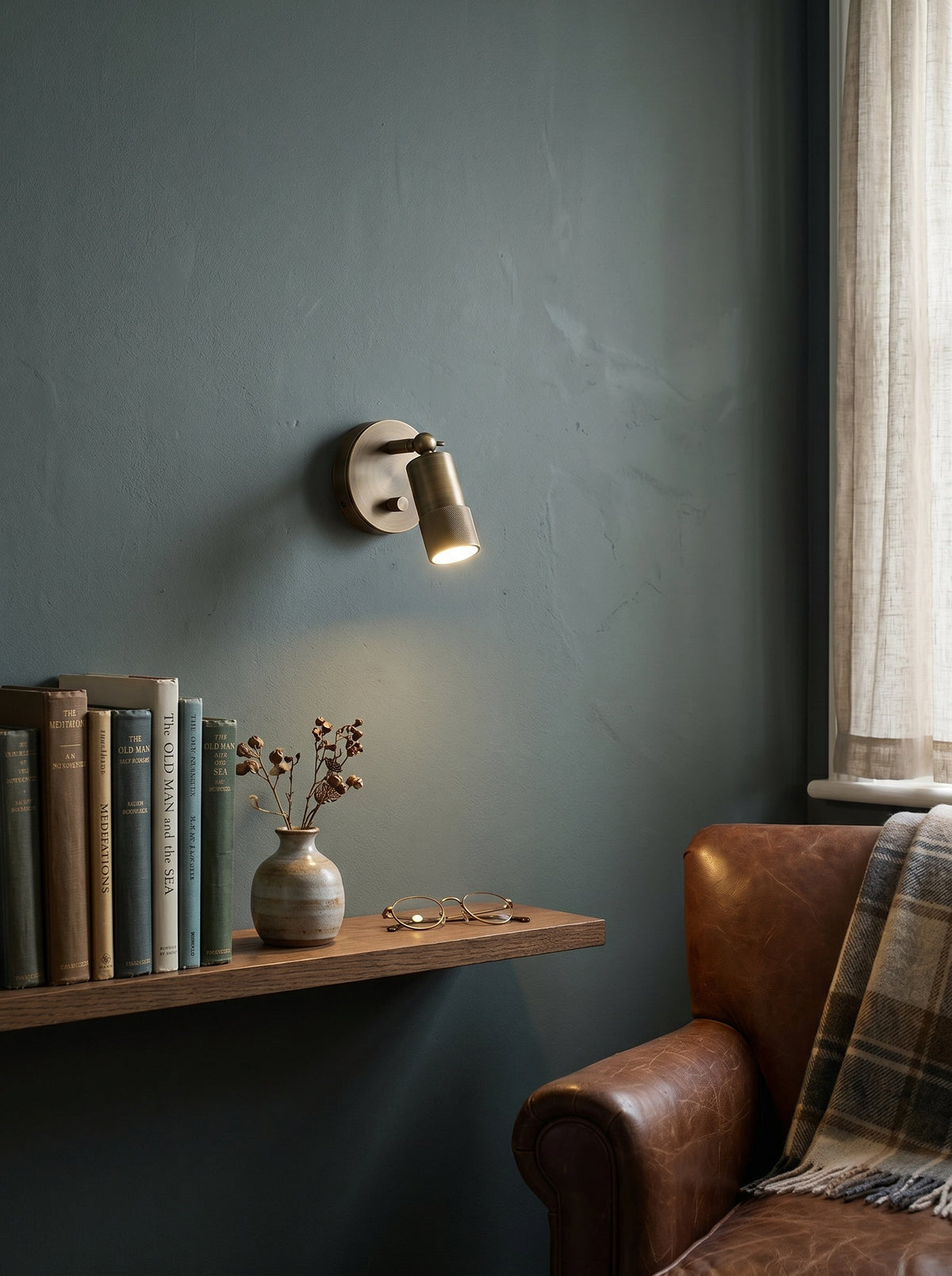 Antique Brass Wall Lamp Integrated LED Lighting Hardwired Warm Light 4500K for Living Room Hallway Bedroom | Sansoti