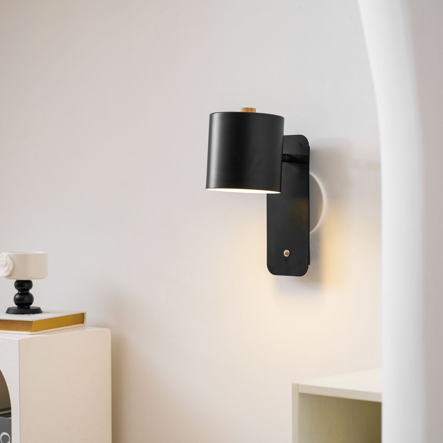 Draaibare Wandlamp Oplaadbaar USB-C 350° Rotatie Dimbaar Touch 4 Kleuren | Sansoti