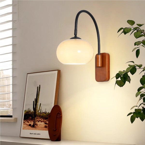 Applique murale en verre orientable avec spot sphérique réglable, éclairage LED E27 pour coin lecture et intérieur chaleureux | Sansoti