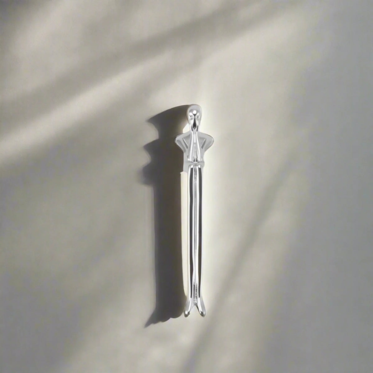 Skulpturaler Möbelgriff aus Messing mit humanoider Figur, Gold, Silber, Schrankgriff, Türbeschlag, nordisches Design, Schrank, Küche | Sansoti