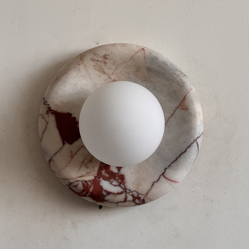 Runde Design-Wandleuchte mit Marmorrückwand und Glaskugel für Flur und Schlafzimmer | Restfield