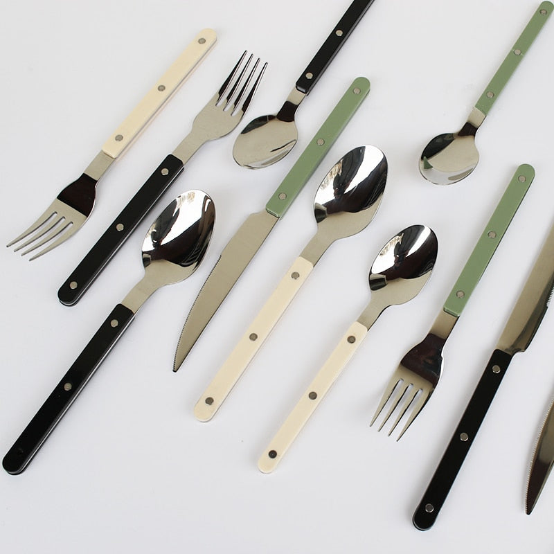 24-teiliges Besteckset aus Edelstahl mit farbigen Griffen im Bistrostil für 6 Personen, Esszimmer, Tisch, Geschirr, Küche und Dinner, Besteckservice | Sansoti