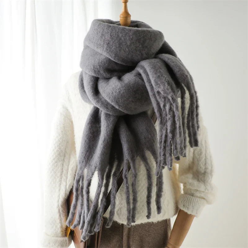 Winterschal aus Viskose und Polyester 240x38cm mit großen Quasten, warmes Winteraccessoire, Umhang für Damen, 6 Farben | Sansoti