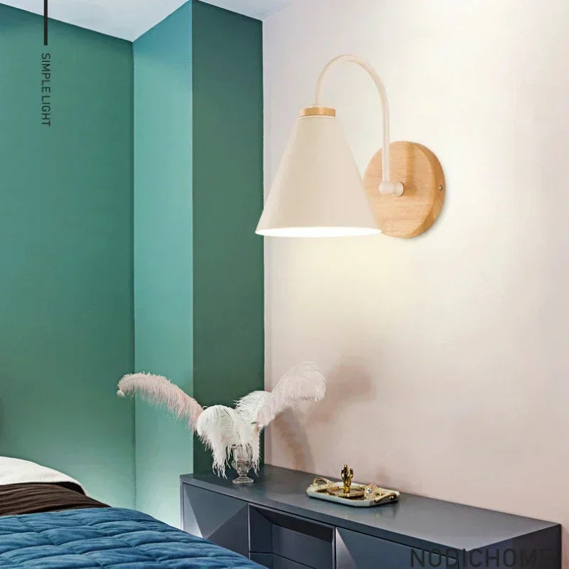 Scandinavische Wandlamp IJzer Hout Zwart Wit E27 LED Slaapkamer Woonkamer Bureau Minimalistisch Noordse Stijl | Sansoti