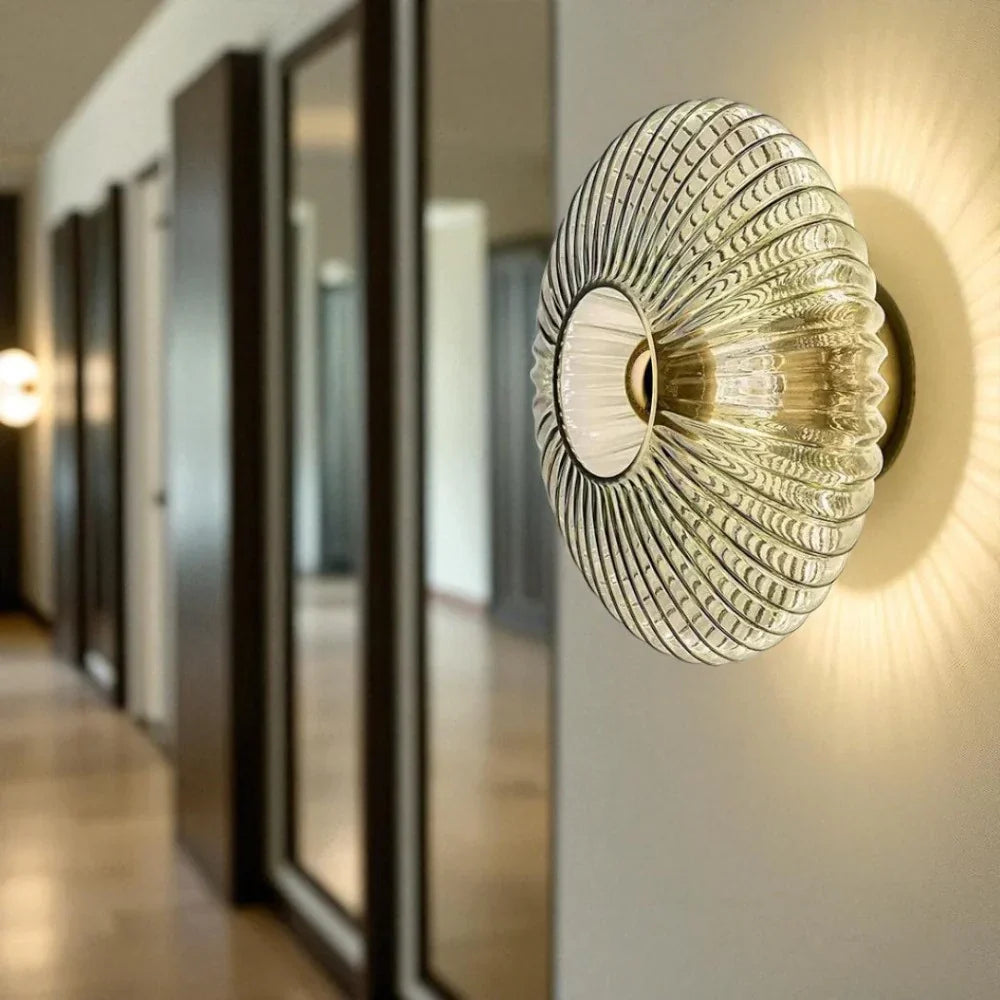 Ronde Glazen Wandlamp Geribbeld Schelp Design Goud Amber Woonkamer | Sansoti