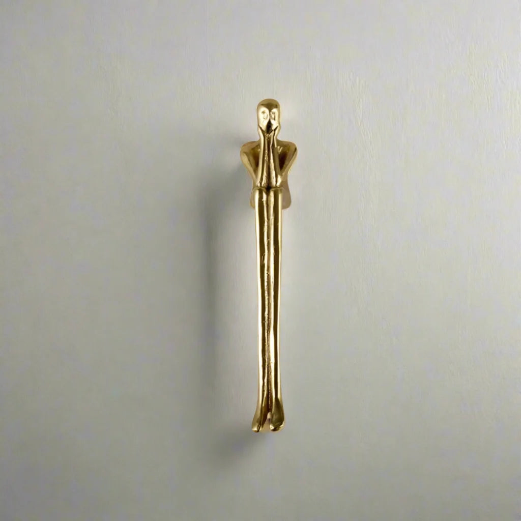 Skulpturaler Möbelgriff aus Messing mit humanoider Figur, Gold, Silber, Schrankgriff, Türbeschlag, nordisches Design, Schrank, Küche | Sansoti