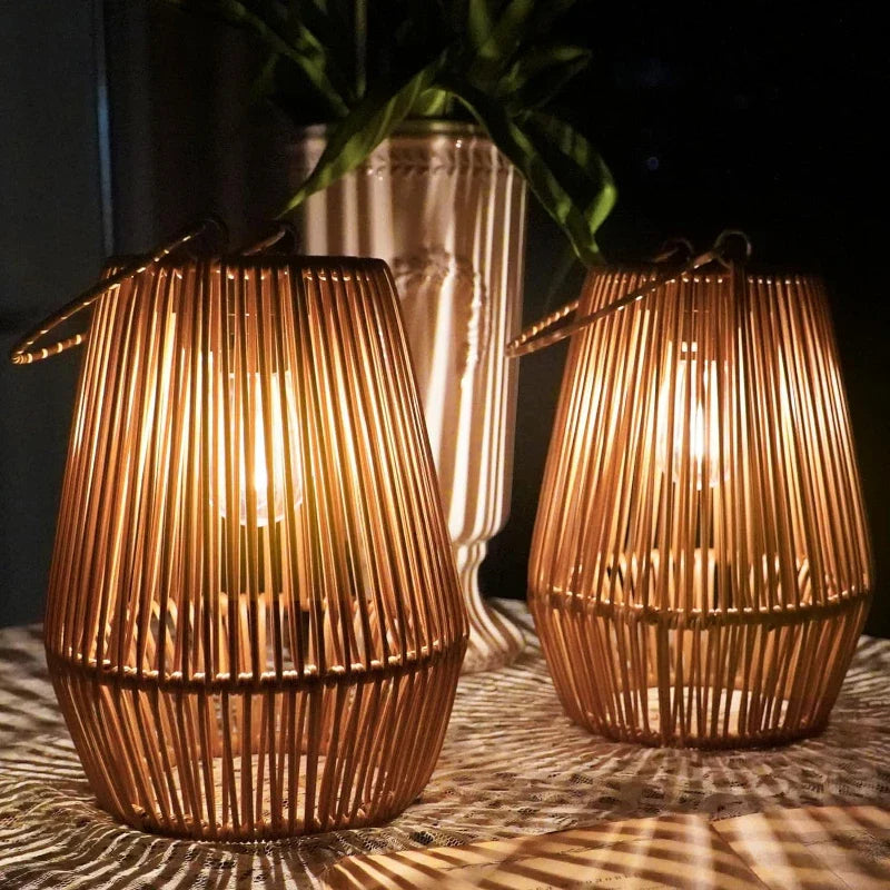 Rotan Solar Lantaarn met LED Verlichting voor Tuin en Terras - Waterdicht IP65 met Automatische Schemersensor | Sansoti