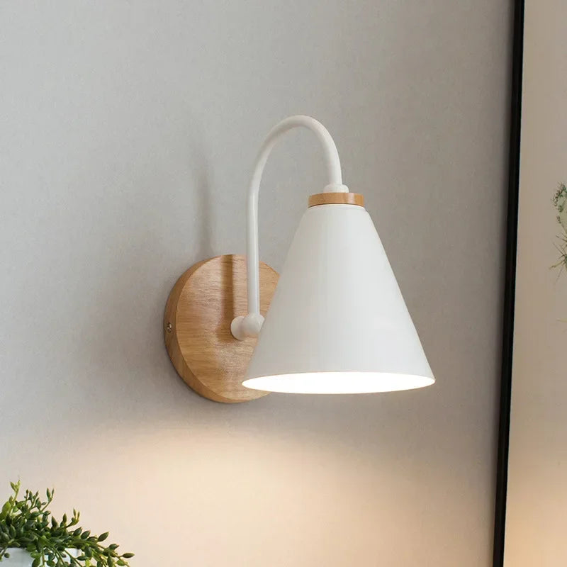 Scandinavische Wandlamp IJzer Hout Zwart Wit E27 LED Slaapkamer Woonkamer Bureau Minimalistisch Noordse Stijl | Sansoti