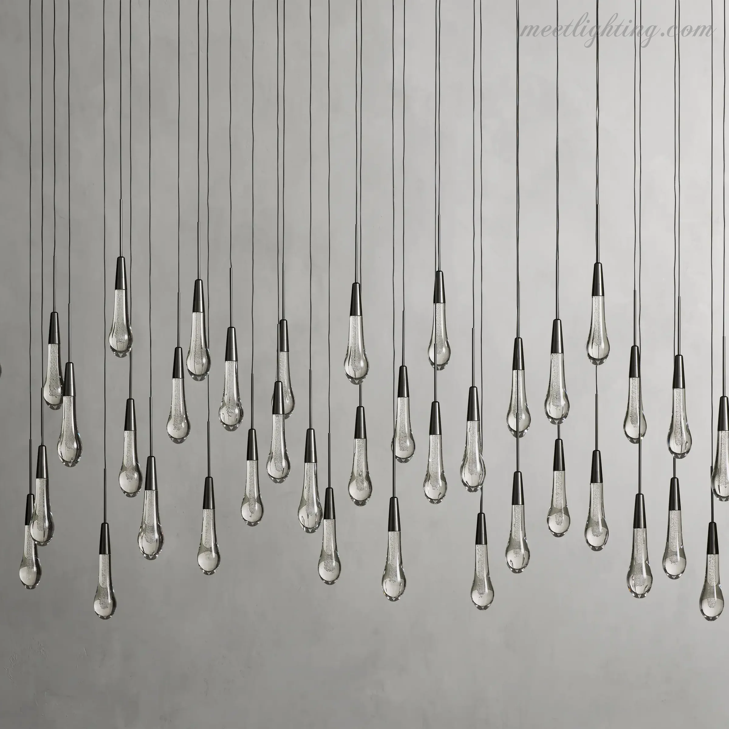 Lustre linéaire avec lampes LED réglables adapté à la salle à manger et à la cuisine en verre fabriqué à la main au design moderne | Sansoti